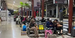 Perjalanan kereta api di jalur Pantura, Jawa Tengah terganggu banjir yang merendam lintasan rel di Kabupaten Kendal. (Sumber: Dok. PT KAI)