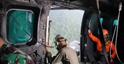 TNI AU mengerahkan helikopter H225M Caracal untuk membantu operasi pencarian pesawat ATR 400 milik Indonesia Air Transport (IAT) yang dilaporkan kehilangan komunikasi pada Sabtu, 17 Januari 2026. (Sumber: TNI AU)