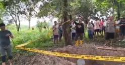 polisi tengah melakukan penyelidikan di lokasi. (Sumber: Dok. Polsek Jawilan)