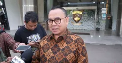 Sudirman Said usai diperiksa Kejaksaan Agung selama 7 jam, pada Senin 19 Januari 2026. (Sumber: Poskota/Ali Mansur)