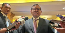 Gubernur Jakarta, Pramono Anung saat menyampaikan pernyataan kepada awak media di Menteng, Jakarta Pusat, Senin, 19 Januari 2026. (Sumber: Poskota/M. Tegar Jihad)