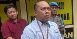 Java Region, CSR and Sub Division Head PT Antam Tbk UBPE Pongkor, Agustinus Toko Susetio memberikan keterangan pers tentang aktivitas tambang ilegal. (Sumber: Poskota/Giffar Rivana)
