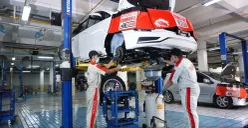 Ilustrasi pemeriksaan mobil pascaliburan panjang. (Sumber: Dok. Auto2000)