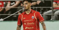 Shayne Pattynama resmi diperkenalkan sebagai pemain baru Persija Jakarta untuk memperkuat lini pertahanan Macan Kemayoran. (Sumber: Instagram/@ngobrolduniabola)
