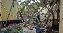 Kondisi rumah Nenek Mulya di Taman Adiyasa, Kecamatan Solear, Kabupaten Tangerang. (Sumber: Poskota/Veronica)