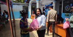 Jajaran pengelola dapur MBG pada SPPG Manglid Cibitung di Pandeglang, saat melakukan peresmian sekaligus santunan anak yatim. (Sumber: Poskota/Samsul Fatoni)