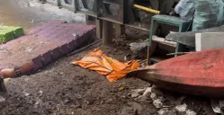 Potret penemuan mayat di Kali Pasanggrahan, Jakarta Barat. (Sumber: Poskota/Pandi Ramedhan)