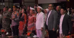 Wali Kota Depok, Supian Suri dan Gubernur Jabar Dedi Mulyadi menghadiri perayaan natal di Gereja Bethel Indonesia, Minggu, 25 Januari 2026. (Sumber: Poskota/Angga Pahlevi)