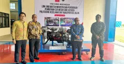 Hino Motors Sales Indonesia menyalurkan CSR berupa Engine Running Hino 500 Seri J08C. (Sumber: Hino)