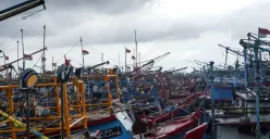 Penampakan kapal nelayan terparkir di Pelabuhan Muara Angke, Jakarta Utara. (Sumber: Poskota/Bilal Nugraha Ginanjar)