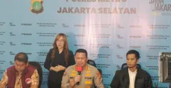 Polres Metro Jakarta menggelar konferensi pers terkait penghentian penyidikan kasus kematian seorang selebgram Lula Lahfah, di Polres Jakarta Selatan, Jumat, 30 Januari 2026. (Sumber: Poskota/Ali Mansur)