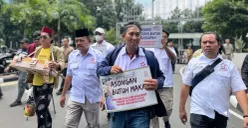 Asosiasi pedagang kaki lima bereaksi terhadap dugaan intervensi asing dalam kebijakan Kawasan Tanpa Rokok. (Sumber: Poskota/Pandi Ramedhan)