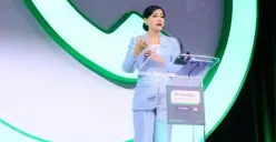 Friderica Widyasari Dewi yang resmi menjabat sebagai pengganti Ketua sekaligus Wakil Ketua Dewan Komisioner Otoritas Jasa Keuangan (OJK) (Sumber: Instagram/@fridericawidyasari)