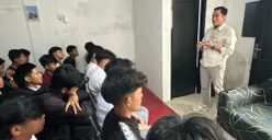 Anggota DPRD Jabar, Abdul Karim, saat menggelar kegiatan Pendidikan Demokrasi di Gelanggang Generasi Muda (GGM) Kabupaten Cianjur, Jawa Barat. (Sumber: Dok. Istimewa)