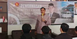 Anggota DPRD Jabar, Abdul Karim dalam kegiatan Pengawasan Penyelenggaraan Pemerintahan di Kantor Bale Aspirasi Abdul Karim, Kampung Cangklek, Desa Sukamanah, Kecamatan Cugenang, Kabupaten Cianjur. (Sumber: Dok. Istimewa)