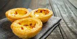 Resep cemilan simpel untuk buka puasa dari Chef Devina Hermawan. (Sumber: Freepik/jcomp)