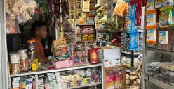 Warung kelontong di wilayah Palmerah, Jakarta Barat, Minggu, 1 Maret 2026. (Sumber: Poskota/Pandi Ramedhan)