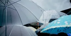 Cuaca di Jakarta Senin 2 Maret 2026 akan diguyur hujan ringan pada sore hingga malam hari. (Sumber: Freepik)