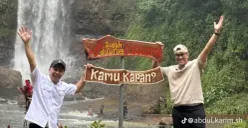 Anggota DPRD Jabar, Abdul Karim mengunjungi wisata alam Curug Ciastana, air terjun di Desa Bojongkasih, Kecamatan Kadupandak, Kabupaten Cianjur. (Sumber: Dok. Istimewa)
