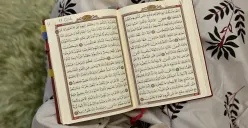 Membaca Al-Qur’an saat peringatan Nuzulul Quran sebagai momentum memperdalam pemahaman dan kecintaan terhadap kitab suci. (Sumber: Wilkimedia Commons)