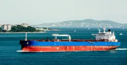 Ilustrasi, kapal tanker pengangkut minyak bumi. (Sumber: freepik)