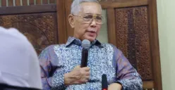 Profil lengkap mantan Wakil Presiden ke-6, Try Sutrisno, penyebab meninggal, jumlah anak, perjalanan karier militer. (Sumber: X/@MurtadhaOne1)