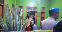 Rumah ditemukan anak berusia 11 tahun tewas bersimbah darah di Cipatat, Kabupaten Bandung Barat, Selasa 3 Maret 2026. (Sumber: Poskota/Gatot Poedji Utomo)
