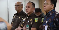 Juru Bicara Satgas PKH, Barita Simanjuntak saat sesi doorstop di Kejagung, Jakarta Selatan. (Sumber: Dok. Kejagung)