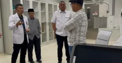 Bupati Bogor Rudy Susmanto saat meninjau pelayanan baru di RSUD Cibinong. (Sumber: Poskota/Giffar Rivana)