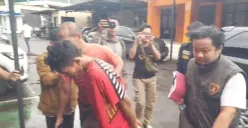 Polisi amankan pelaku pembunuhan terhadap bocah 12 tahun. Pelaku kini sudah diamankan di Polres Cimahi. (Sumber: Poskota/Gatot Poedji Utomo)