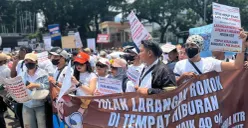 Ilustrasi pelaku usaha hingga pekerja pada industri hiburan yang melakukan protes terhadap Raperda KTR DKI Jakarta. (Sumber: Poskota/Pandi Ramedhan)