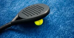 Rekomendasi raket padel untuk pemula (Sumber: Freepik)