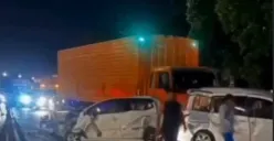 Kecelakaan beruntun dI Tol Cipularang KM 93 yang menyebabkan 2 orang tewas. (Sumber: Instagram/@jabodetabek24info)