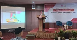 Anggota Komisi X DPR RI, Adde Rosi Khoerunnisa membuka pelatihan kreator konten bagi anak muda di sebuah hotel di Kabupaten Pandeglang, Kamis, 5 Maret 2026. (Sumber: Poskota/Samsul Fatoni)