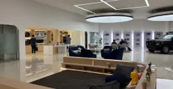 Ford RMA Indonesia menghadirkan Ford Experience Center di Sunter sebagai pusat pengalaman otomotif modern dengan tiga zona utama. (Sumber: Poskota/Aldi Harlanda Irawan)