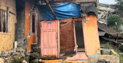 Salah satu rumah warga di Desa Bayah Timur, Kecamatan Bayah, Kabupaten Lebak, yang terdampak bencana pergerakan tanah. (Sumber: Poskota/Samsul Fatoni)