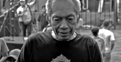 Donny Fattah, bassist dan salah satu pendiri band legendaris God Bless, meninggal dunia pada usia 76 tahun setelah berjuang melawan sejumlah penyakit serius. (Sumber: Instagram/@donnyfattahbass)