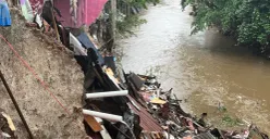 Kondisi bangunan rumah kontrakan pasca kejadian longsor di Jalan X, Kelurahan Kebon Baru, Kecamatan Tebet, Jakarta Selatan, Sabtu, 7 Maret 2026. (Sumber: Poskota/Pandi Ramedhan)