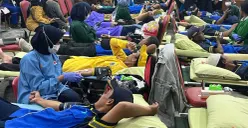 Kegiatan donor darah yang diikuti petugas Sudin SDA di Kantor Wali Kota Jakarta Barat, Senin, 9 Maret 2026. (Sumber: Poskota/Pandi Ramedhan))