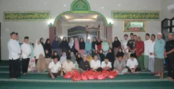 Potret santunan anak yatim dan dhuafa di Masjid Al Muawwanah Jagakarsa. (Sumber: Istimewa)