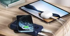 Ilustrasi berbagai gadget penting seperti smartphone, power bank, dashcam, dan earphone yang dibutuhkan untuk menunjang perjalanan mudik jarak jauh. (Sumber: Pinterest)