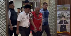 Kejari Jakarta Barat menangkap Kho Yang Tjhin Subardi, terpidana kasus pemalsuan surat, Selasa, 10 Maret 2026. (Sumber: Poskota/Pandi Ramedhan)
