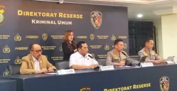 Jumpa pers kasus kematian pensiunan pegawai JICT, Ermanto Usman, 65 tahun, di Mapolda Metro Jaya, Jakarta Selatan, Rabu, 11 Maret 2026. (Sumber: Poskota/Ali Mansur)