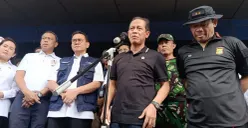 Menteri Lingkungan Hidup, Hanif Faisol Nurofiq saat ditemui di Pasar Kramat Jati, Jakarta Timur, Rabu, 11 Februari 2026. (Sumber: Poskota/Ali Mansur)