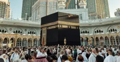 Ilustrasi. Komisi VIII DPR membahas tiga skenario penyelenggaraan haji 2026, hingga kemungkinan Arab Saudi menutup ibadah haji. (Sumber: Pexels/Ahmar Graphy)