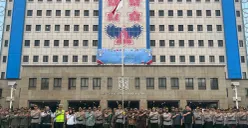 Forkompimko Jakarta gelar Apel Pasukan dalam rangka kegiatan Operasi Ketupat Lebaran Tahun 2026 di Kantor Pemerintah Kota Jakarta Barat, Kamis, 12 Maret 2026. (Sumber: Poskota/ Pandi Ramedhan)