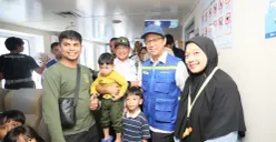 Menteri Dalam Negeri Tito Karnavian (tengah) dan Menteri Kesehatan Budi Gunadi Sadikin saat meninjau persiapan mudik lebaran 2026 di Pelabuhan Merak. (Sumber: Puspen Kemendagri)