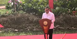 Gubernur Jakarta Pramono Anung saat memberikan sambutan peresmian Taman Bendera Pusaka di Kebayoran Baru, Jakarta Selatan, Sabtu, 14 Maret 2026. (Sumber: Poskota/M Tegar Jihad)