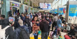 Suasana Stasiun Pasar Senen, Jakarta Pusat, Sabtu, 14 Maret 2026. (Sumber: Poskota/Ali Mansur)