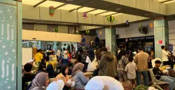 Stasiun Pasar Senen, Jakarta Pusat yang dipadati pemudik. (Sumber: Poskota/M. Tegar Jihad)